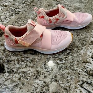 Light pink TIEM Cycle shoes with SPD clips